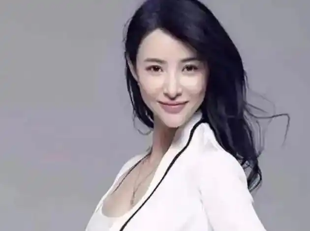 汪峰前妻康作如:颜值不输章子怡,精明胜过葛荟婕,为何还被离婚