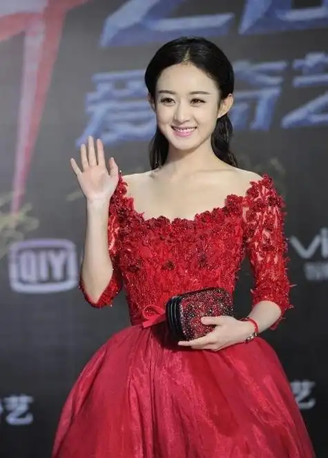 从邻家女孩到红毯女王,赵丽颖现在气场全开!有底气就是不一样!