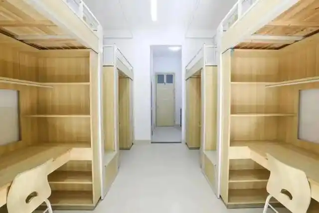 读文的小伙伴们是否有住校的学生呢?宿舍环境又是否舒适呢?