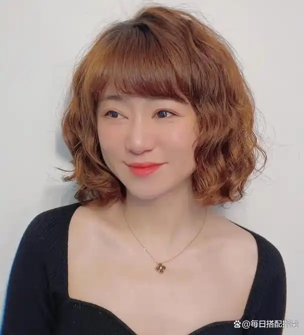 女人上了年纪,要少烫"大妈"卷,今年流行的5种发型,洋气还减龄