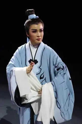 新编越剧《血手印》首演 囊括时下最卖座的戏剧元素