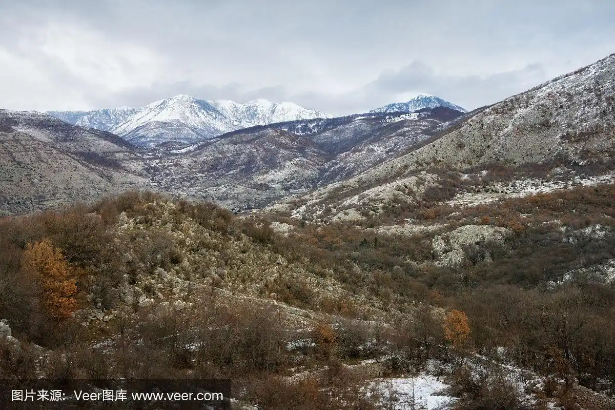美丽的山的风景.迪纳拉山脉,黑山