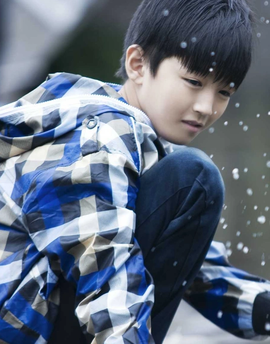 11岁的王俊凯,14岁的王俊凯,17岁的王俊凯,网友:差距真大!