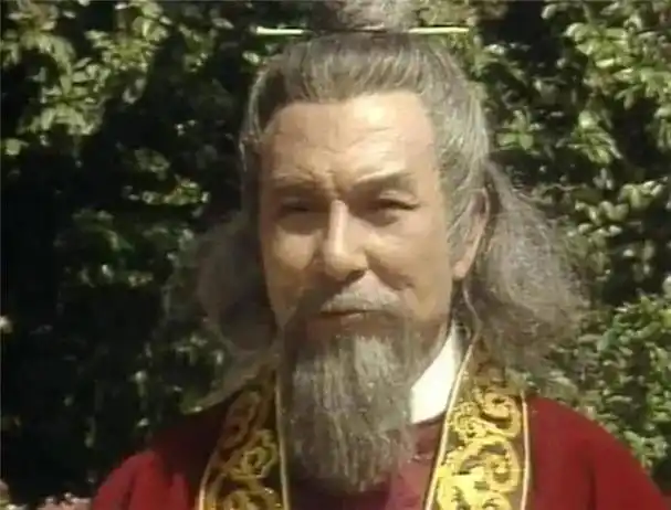 陆乘风的儿子名叫陆冠英,扮演者是惠英红的哥哥惠天赐.