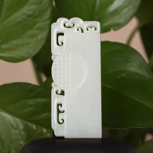 苏工精雕 和田玉仿古牌挂件 51.0619克