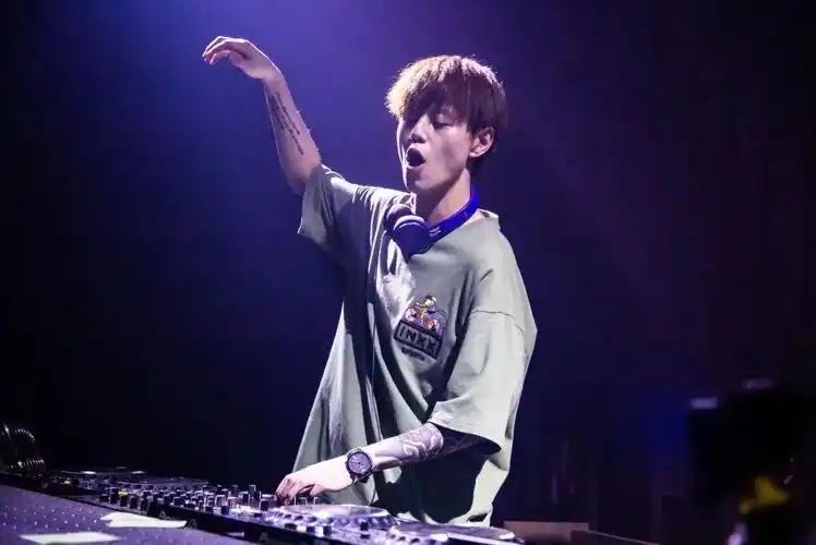 昆山阿瑞娜酒吧/arena rave club