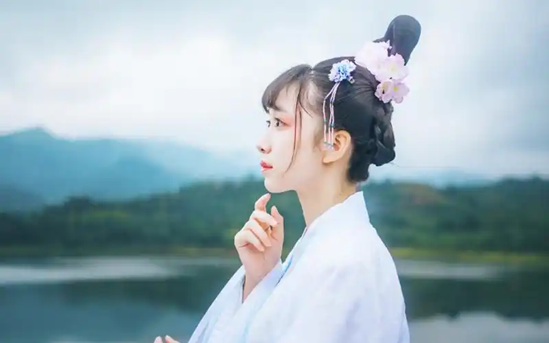 花仙子古装美女梦幻写真桌面壁纸