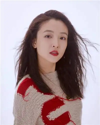 吴倩暖冬写真曝光 元气look释放无与伦比的美丽-时尚频道-灿星娱乐网