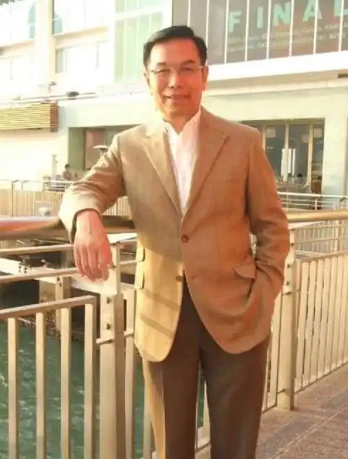 1985年,陈鸿烈将徐世荣娶进门后,两个人紧锣密鼓地开始了造人计划,生