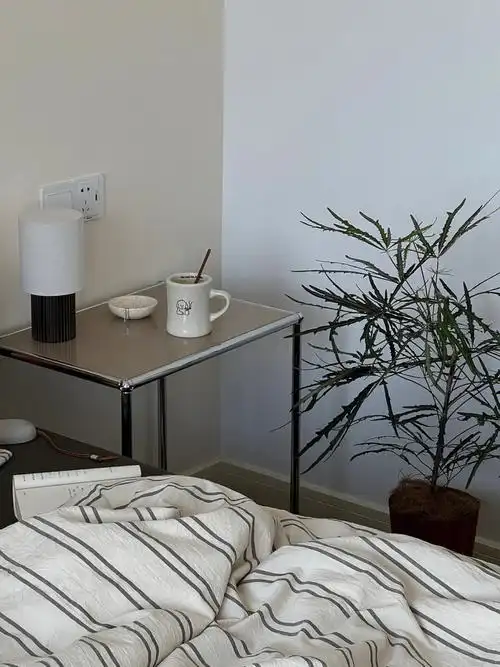 卧室日常布置一个清爽ins风的房间