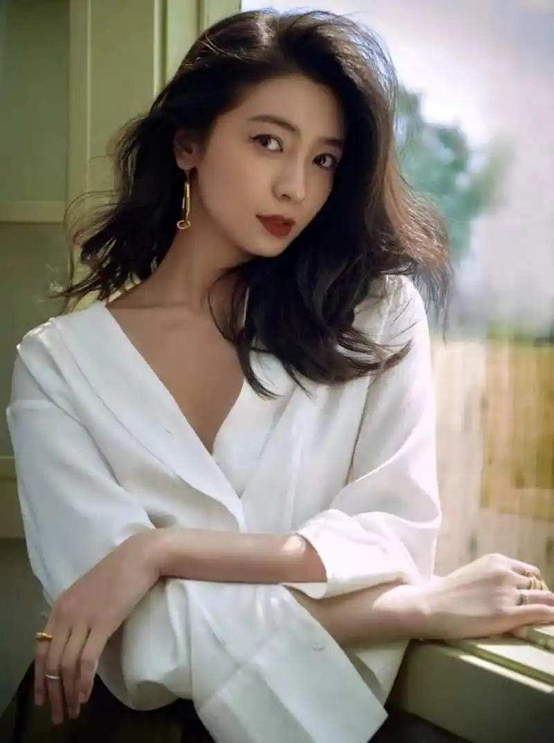 成熟女性魅力高级感照片