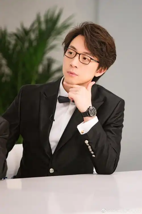 在办公室看到了余笛老师!