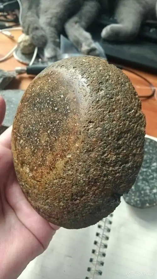 难得一见的奇石稀有金属陨石