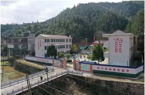 大山深处的一颗璀璨明珠——记邵东县灵官殿镇界岭小学