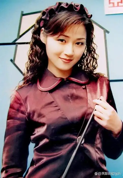 万绮雯,中国香港女演员