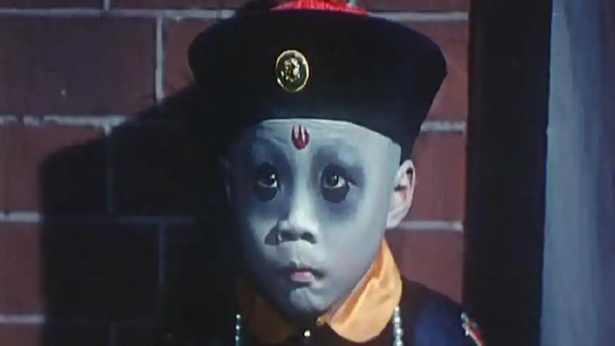 他在林正英一眉道长中饰演小僵尸走红搞怪可爱今不知去向