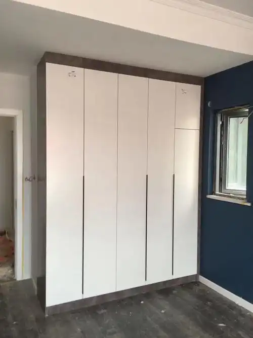 定制衣柜,做平开门好还是滑门好?