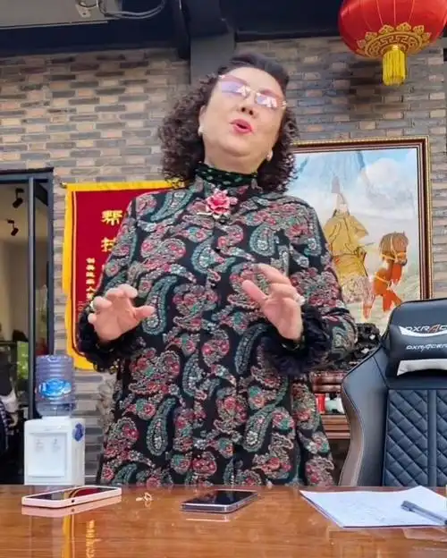 歌手梦真个人资料 杨议老婆孟真简介 - 歌词译