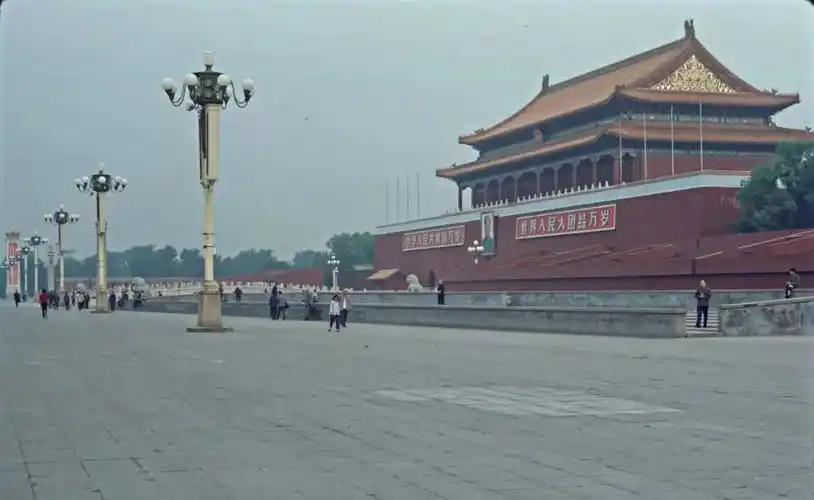 图片1983年,天安门前图片1983年,天坛斋宫图片1985年,苹果园地铁站