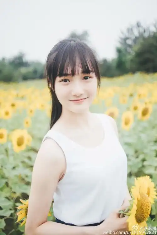 组图中戏校花晒唯美写真清纯笑容惹人爱