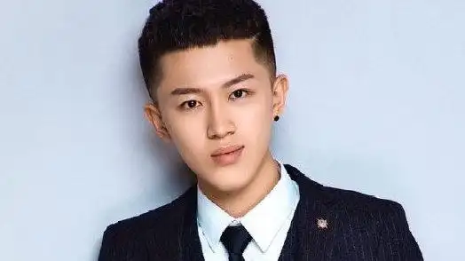 牌牌琦与ks官方人员对话视频出镜!牌牌琦花费数十万购买游戏装备