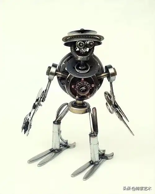 废物利用手工制作小动物,画家转行去做雕塑,用废旧金属打造的小机器人