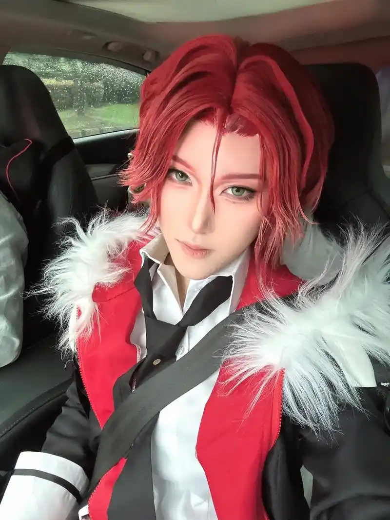 屌丝爆改变态美男#cos #逆卷礼人 #魔鬼恋人 #考斯普雷 - 抖音