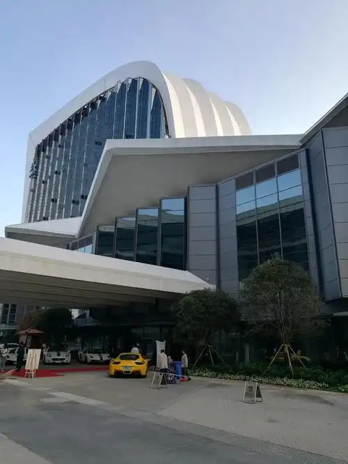 南宁这家大酒店如展翅的两翼,不愧为城市的颜值担当_豪生