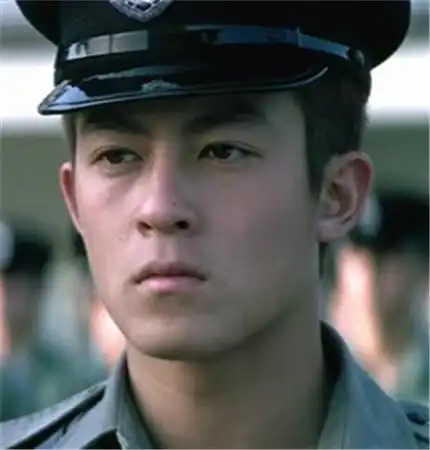 陈冠希无间道警服