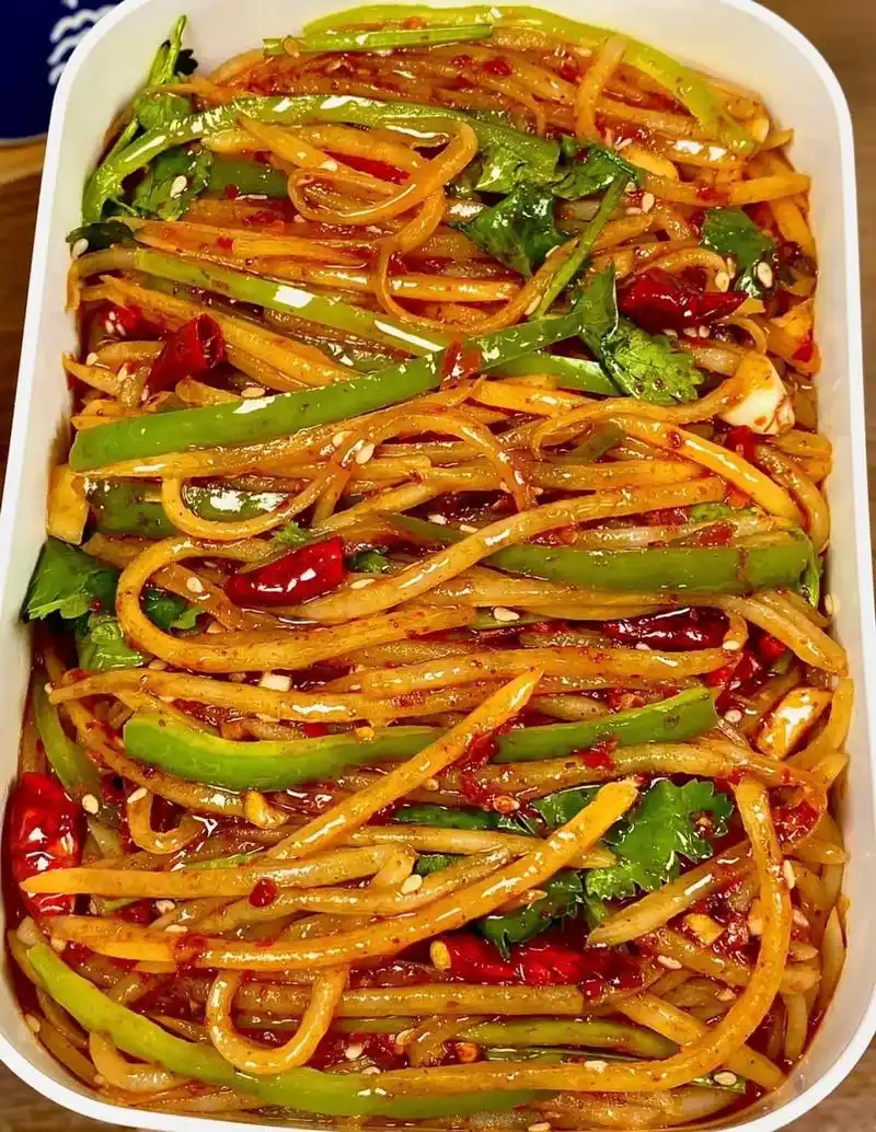 这道凉拌土豆丝真的是一绝,巨好吃98.食材:土豆 做法:如图 - 抖音