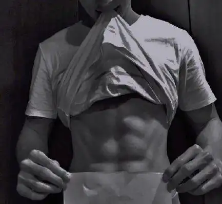 赵薇说他是娱乐圈身材no1张哲瀚的公狗腰真的太惊艳了