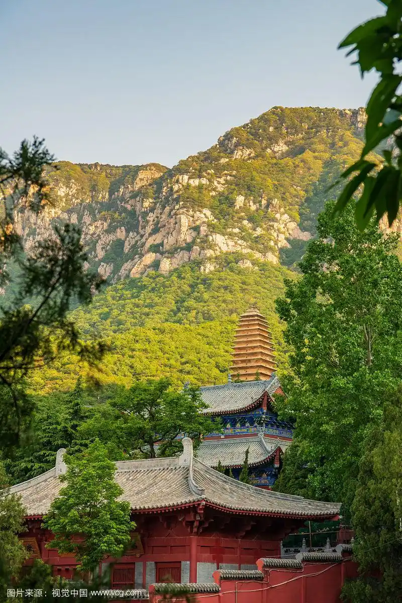 河南省郑州市登封市东汉古刹嵩山法王寺户外风光