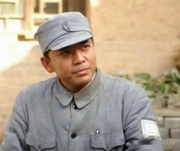 何政军和范雨结婚30年恩爱如初(何政军老婆范雨个人资料简介图片)