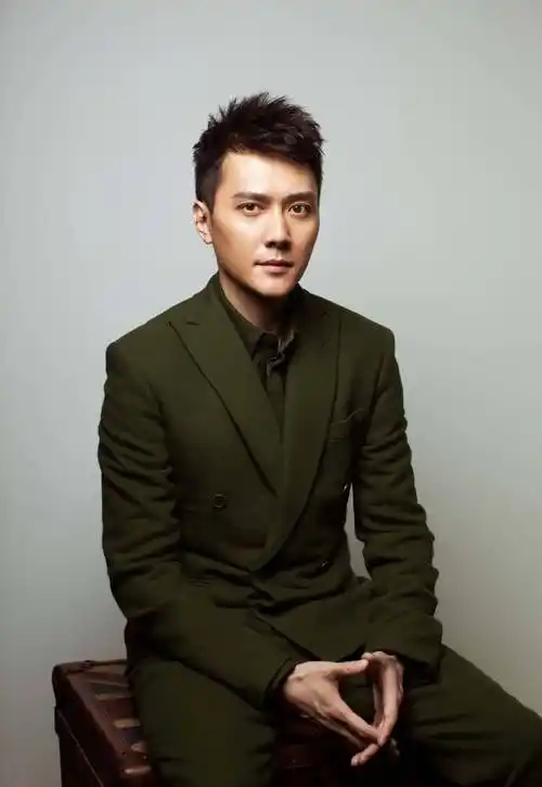 冯绍峰妈妈回应儿子分手原因,嫌弃赵丽颖整天不着家,不肯生二胎_母亲