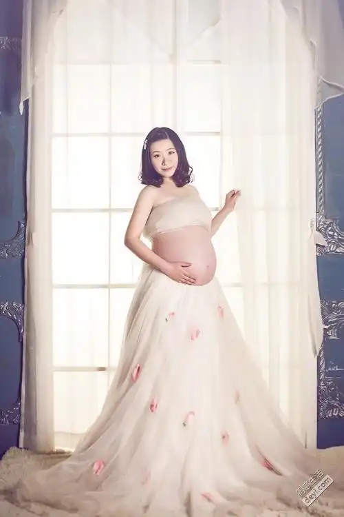 美美的大肚子孕妇照