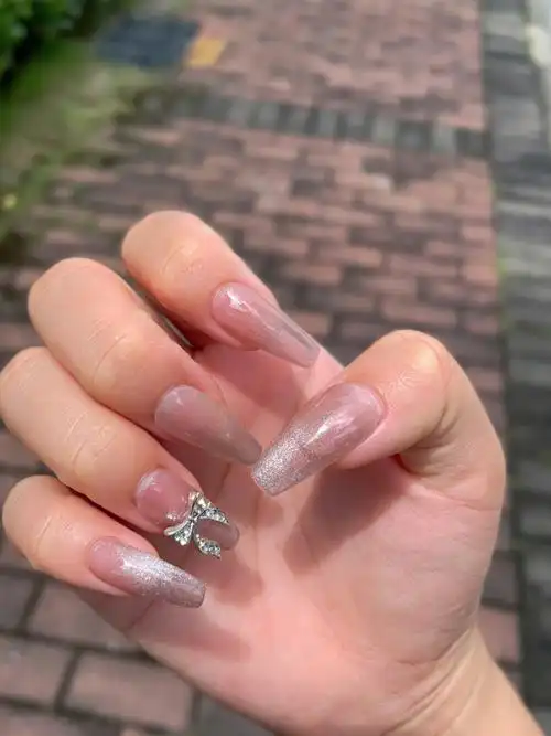 为中心,为每一个喜欢指甲的女孩增添一份美丽是我们永远不变的追求