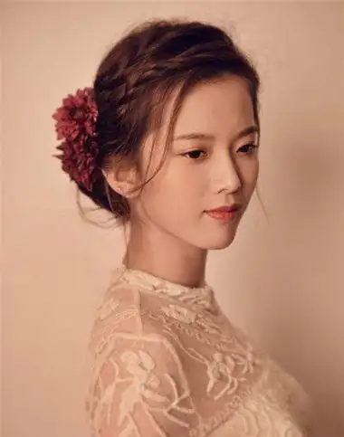 中长发可以盘的发型 40妇女盘发发型