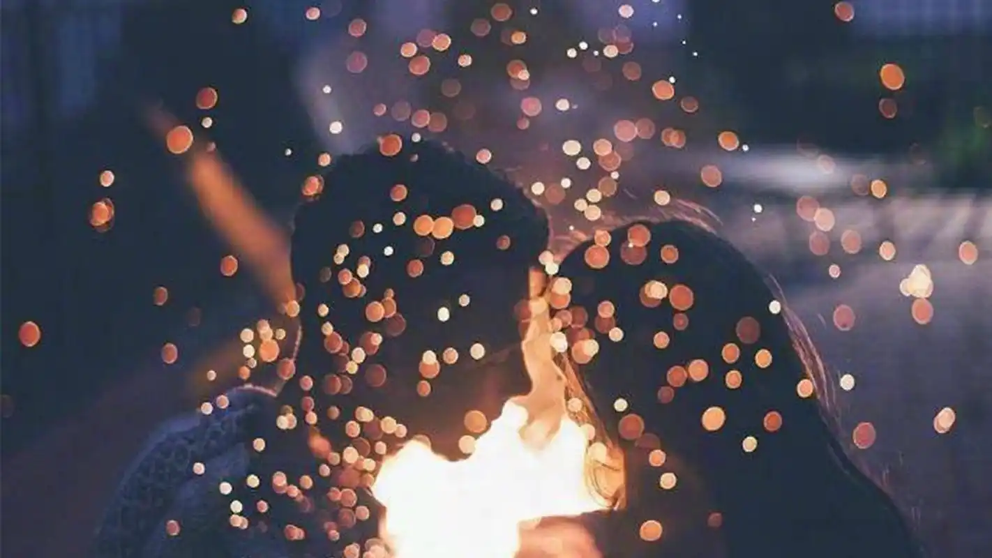 情侣浪漫约会高清桌面壁纸