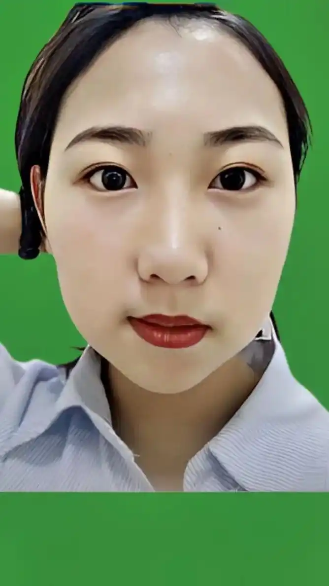 姑娘嘴巴歪斜过于明显,特别是两边这个脸 - 抖音