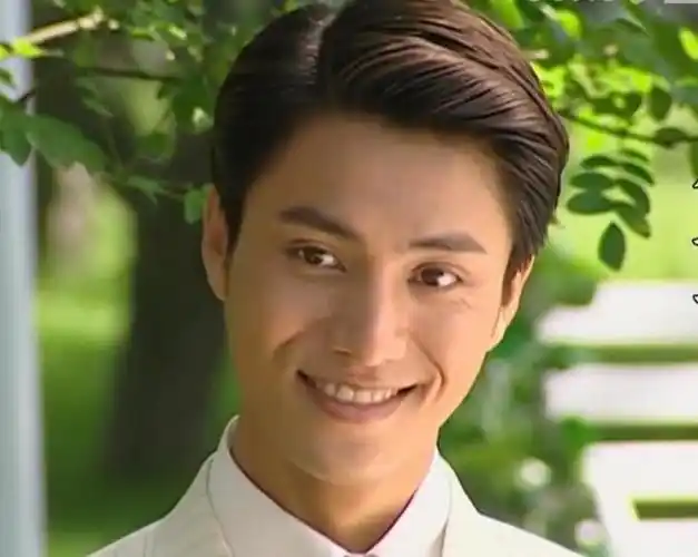 45岁陈坤再传喜讯,陈尊佑弟弟出生,与19岁保姆亲密程度引争议?