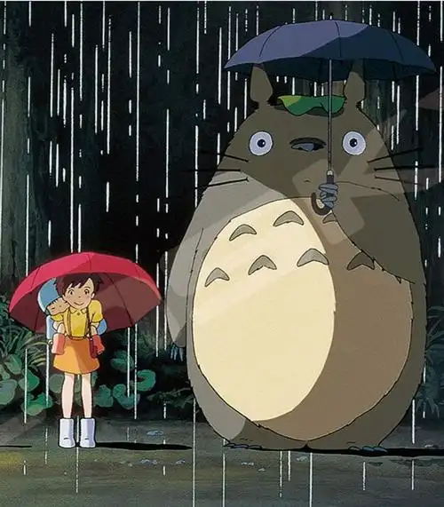 老人为爱建造真人比例龙猫公交站,成为网红打卡点后热心提供道具_手机