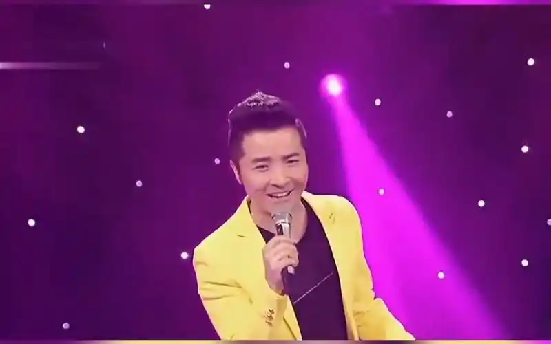 黄鹤翔《九妹》,熟悉的老歌,经典的旋律再次响起,唤醒满满的回忆