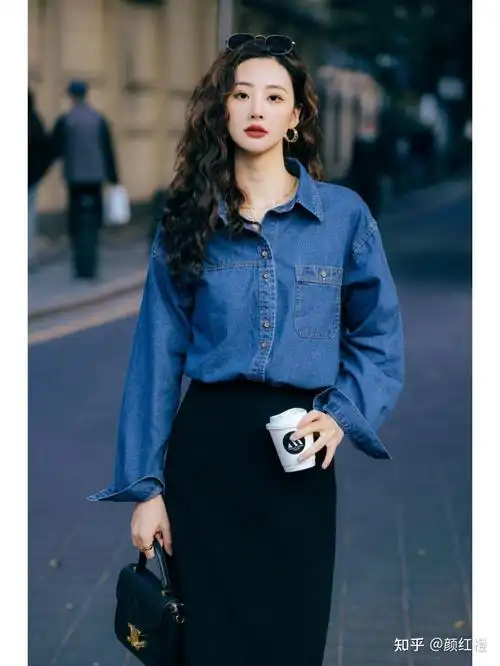 突然发现今春牛仔衬衫最吃香复古时髦还减龄谁穿谁美