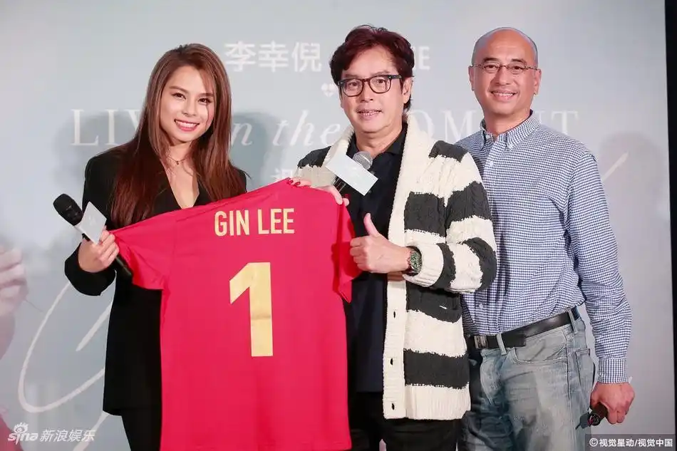 组图:李幸倪终圆红馆梦 谭咏麟自豪好眼光