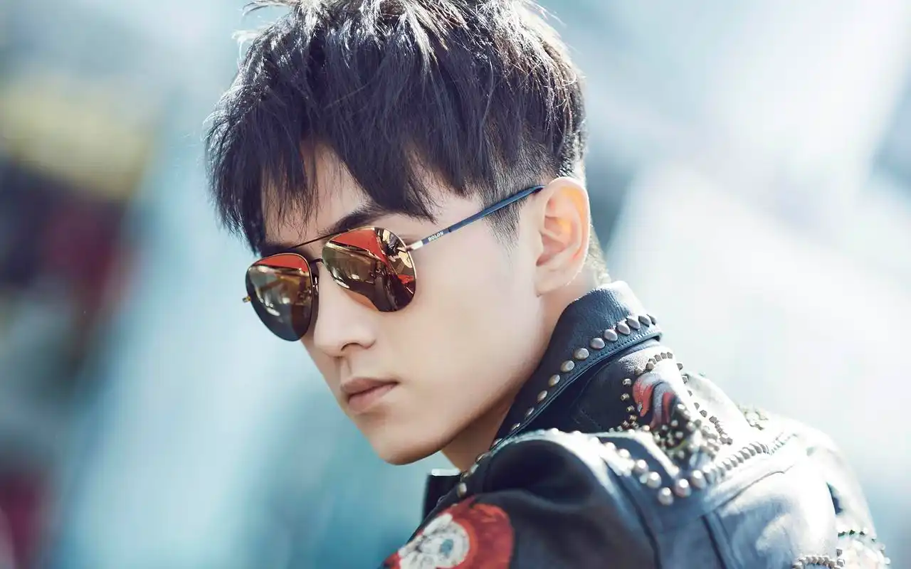 陈晓墨镜帅气写真图片桌面壁纸高清大图预览1920x1200_大陆明星下载