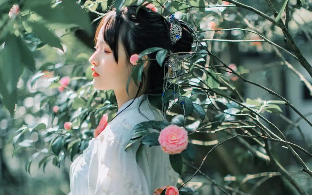 小清新唯美汉服美女高清桌面壁纸