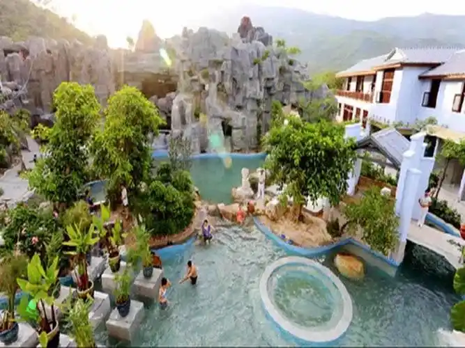 金谷温泉电话:0596-6673666营业时间:9:00-21:30地址:角美镇龙泉谷spa