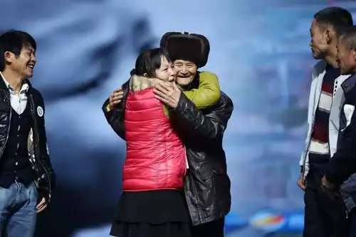 "妈妈等你回家!"1200名家长赴凯里认亲,场面感人泣下!