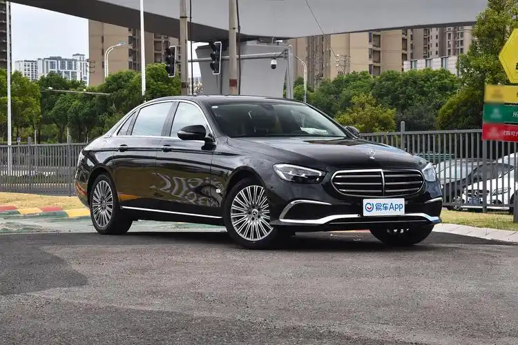 2023款 奔驰e级 e 300 l 豪华型外观
