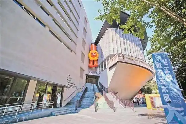 建筑面积约7299平方米,是福田区六大主题文化馆之一,致力于打造年轻人